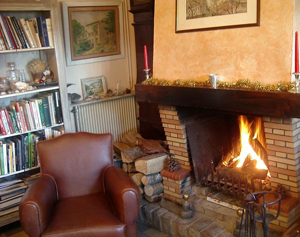 Maison d'Hôtes de la Verrière Les Ardillats Extérieur photo