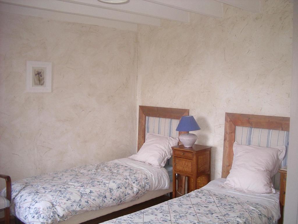 Maison d'Hôtes de la Verrière Les Ardillats Chambre photo