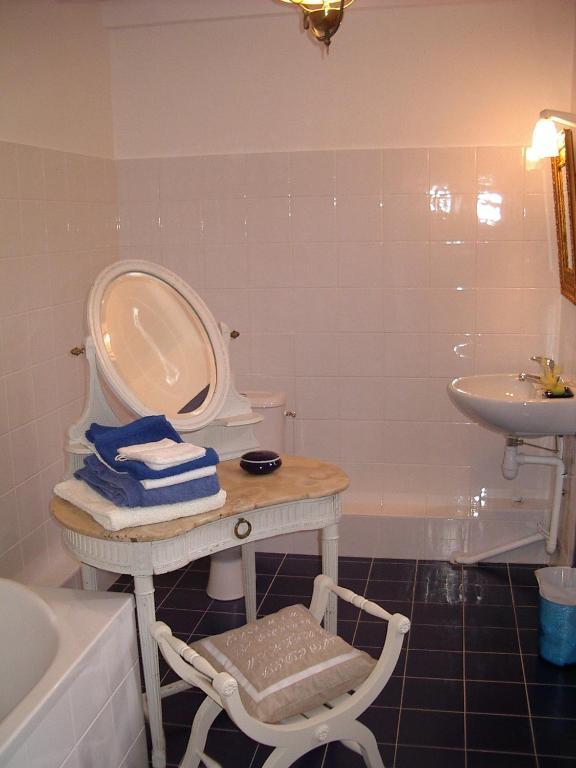 Maison d'Hôtes de la Verrière Les Ardillats Chambre photo