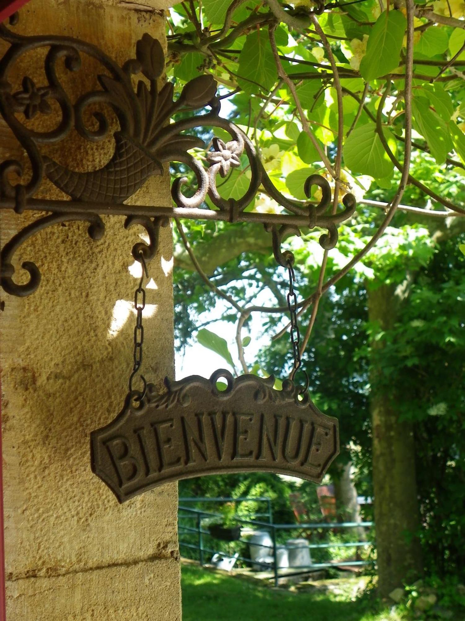 Maison d'Hôtes de la Verrière Les Ardillats Extérieur photo