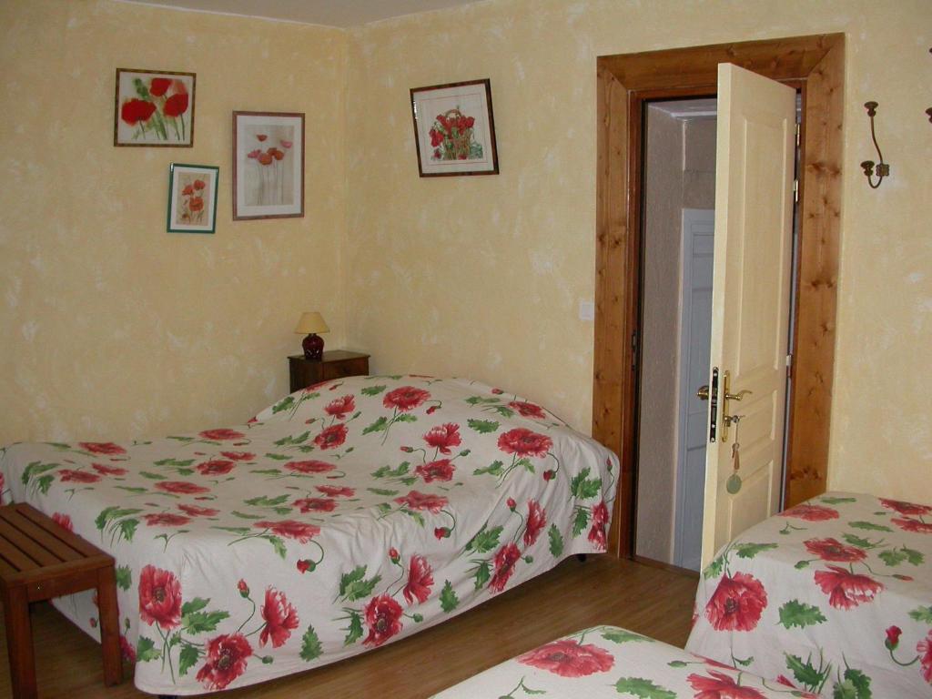 Maison d'Hôtes de la Verrière Les Ardillats Chambre photo