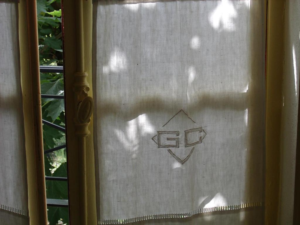 Maison d'Hôtes de la Verrière Les Ardillats Chambre photo